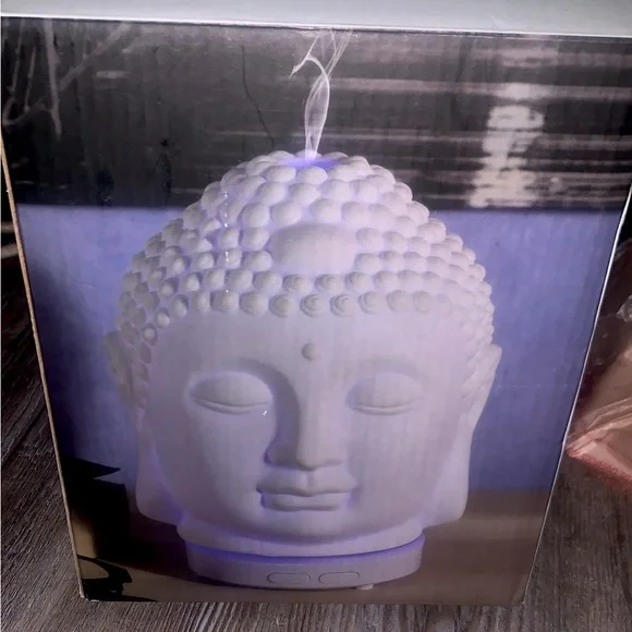 White Buddha Head Aroma Diffuser - Picture 1 of 2